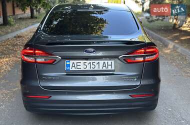Седан Ford Fusion 2019 в 