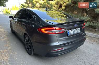 Седан Ford Fusion 2019 в 