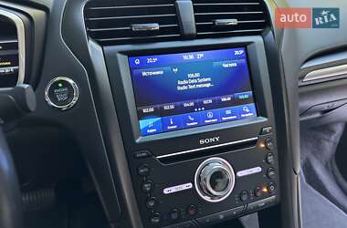Седан Ford Fusion 2019 в 