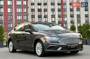 Седан Ford Fusion 2017 в 