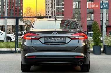 Седан Ford Fusion 2017 в 