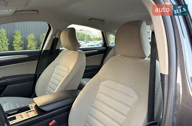 Седан Ford Fusion 2017 в 