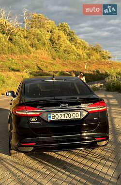 Седан Ford Fusion 2016 в 