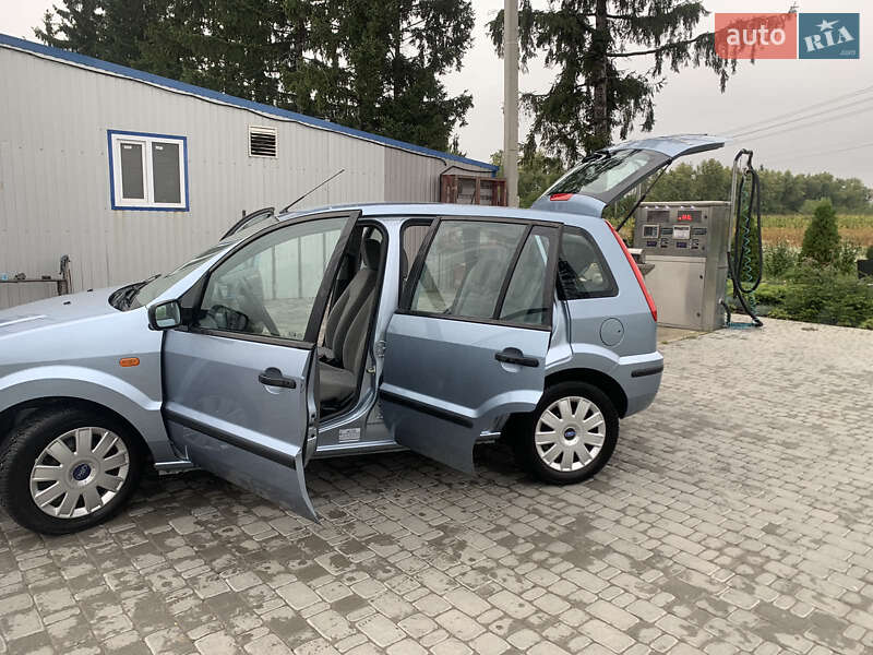 Хэтчбек Ford Fusion 2004 в Борщеве