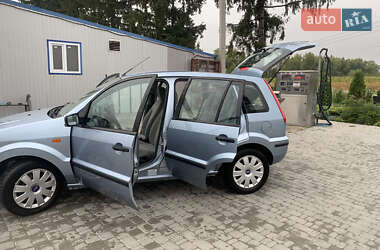 Хетчбек Ford Fusion 2004 в 