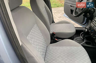 Хетчбек Ford Fusion 2004 в 