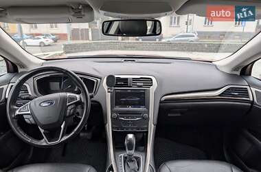 Седан Ford Fusion 2013 в 