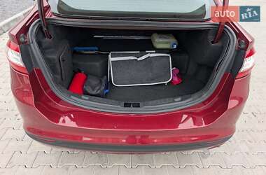 Седан Ford Fusion 2013 в 