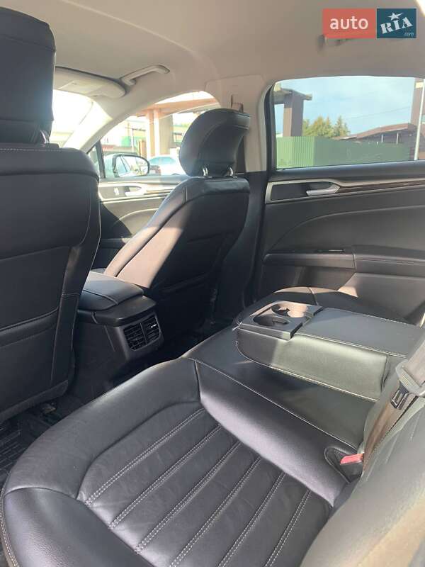 Седан Ford Fusion 2013 в Черкасах