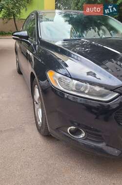 Седан Ford Fusion 2016 в 