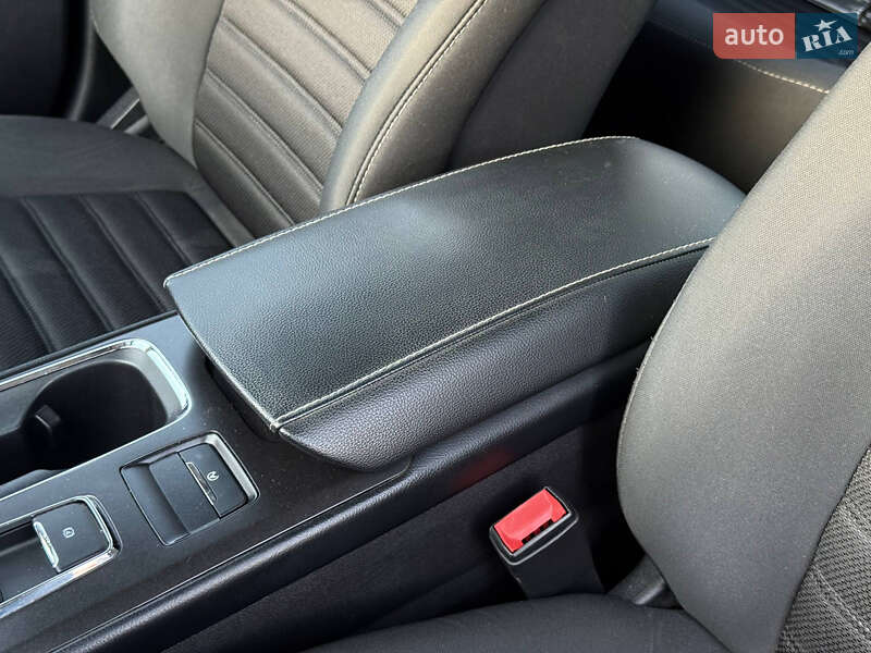 Седан Ford Fusion 2016 в Киеве фото 17 Седан Ford Fusion 2016 в Киеве