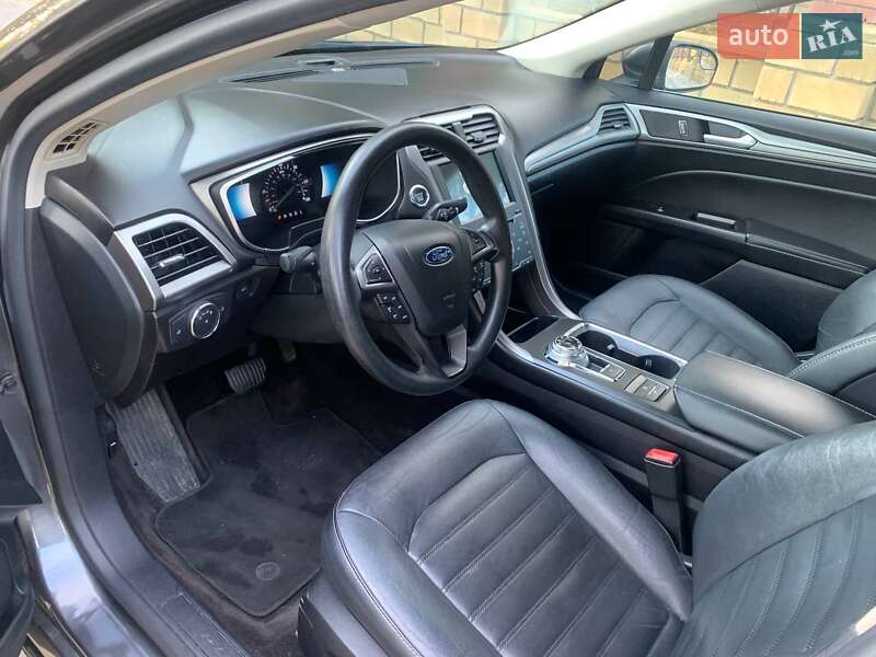 Седан Ford Fusion 2017 в Одесі