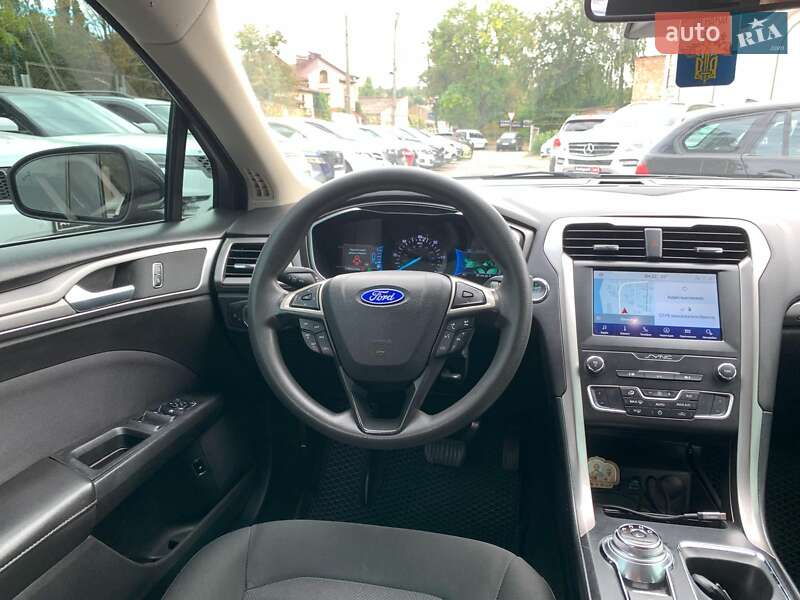 Седан Ford Fusion 2018 в Виннице