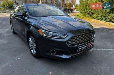Седан Ford Fusion 2014 в 