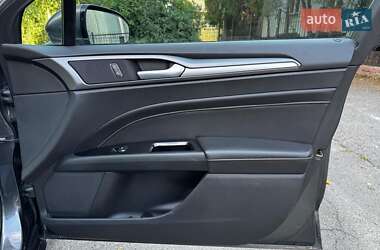 Седан Ford Fusion 2014 в 