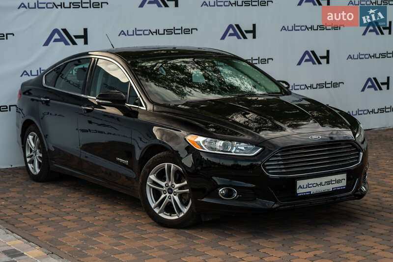 Седан Ford Fusion 2015 в 