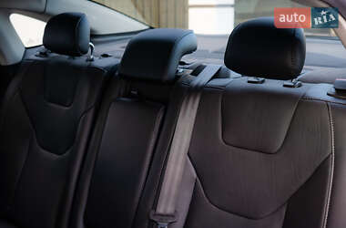 Седан Ford Fusion 2015 в 