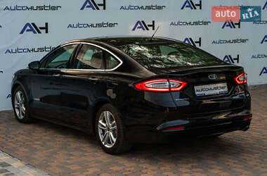 Седан Ford Fusion 2015 в 