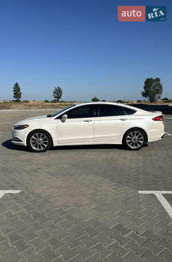 Седан Ford Fusion 2017 в 
