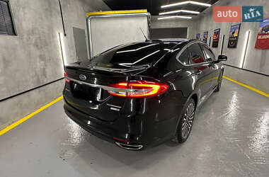 Седан Ford Fusion 2018 в 