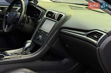 Седан Ford Fusion 2013 в 