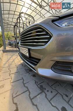 Седан Ford Fusion 2013 в 