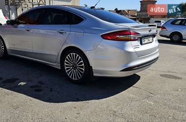 Седан Ford Fusion 2017 в 