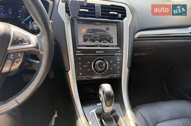 Седан Ford Fusion 2013 в 