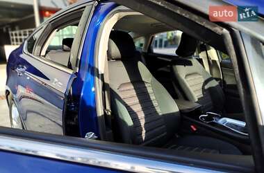 Седан Ford Fusion 2015 в 