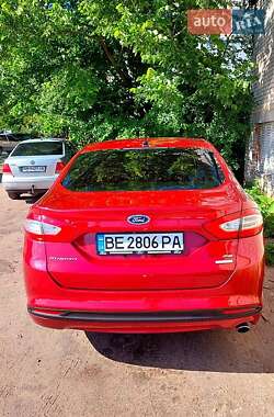 Седан Ford Fusion 2016 в 