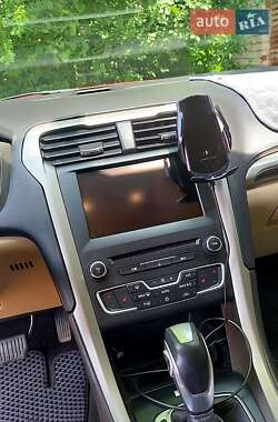 Седан Ford Fusion 2016 в 