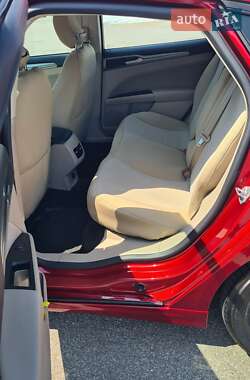 Седан Ford Fusion 2017 в 