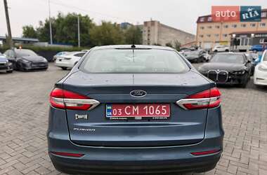 Седан Ford Fusion 2019 в 