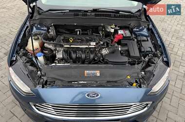 Седан Ford Fusion 2019 в 