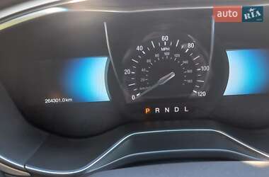 Седан Ford Fusion 2015 в 
