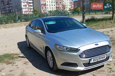 Седан Ford Fusion 2015 в 