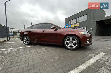 Седан Ford Fusion 2015 в 