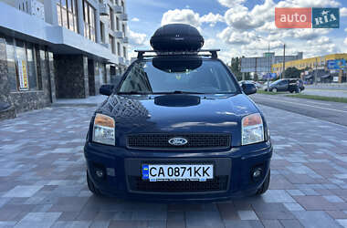 Хэтчбек Ford Fusion 2011 в 