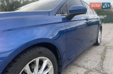 Седан Ford Fusion 2016 в 