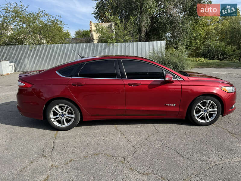 Седан Ford Fusion 2015 в Кременчуці