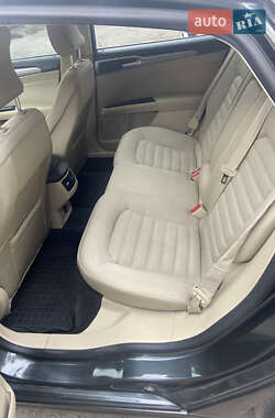 Седан Ford Fusion 2015 в 
