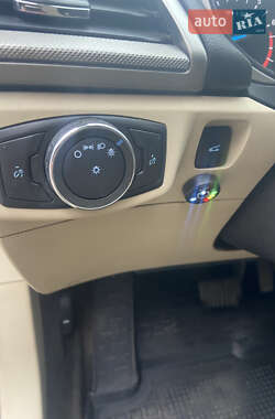 Седан Ford Fusion 2015 в 