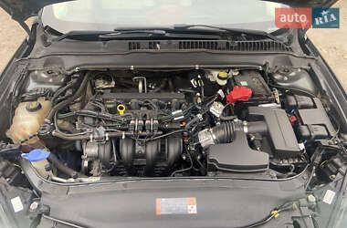 Седан Ford Fusion 2015 в 