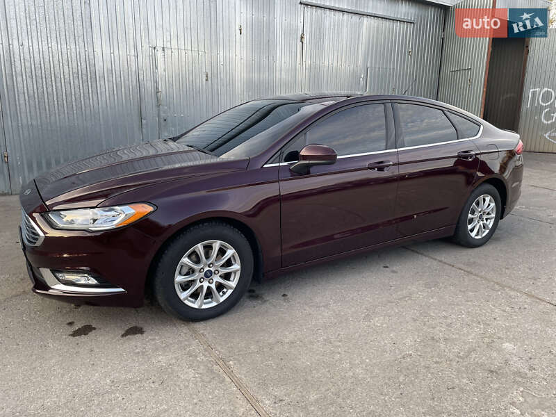 Седан Ford Fusion 2016 в Снігурівці