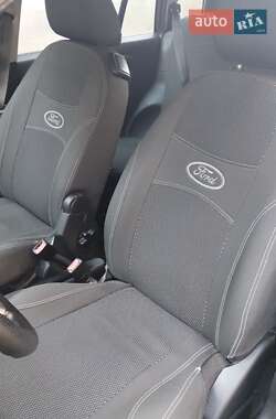 Хэтчбек Ford Fusion 2009 в 