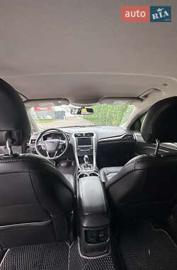 Седан Ford Fusion 2013 в Львове