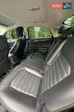Седан Ford Fusion 2013 в Львове