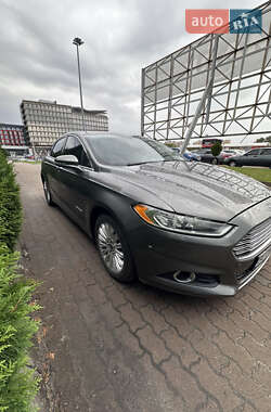 Седан Ford Fusion 2013 в Львове