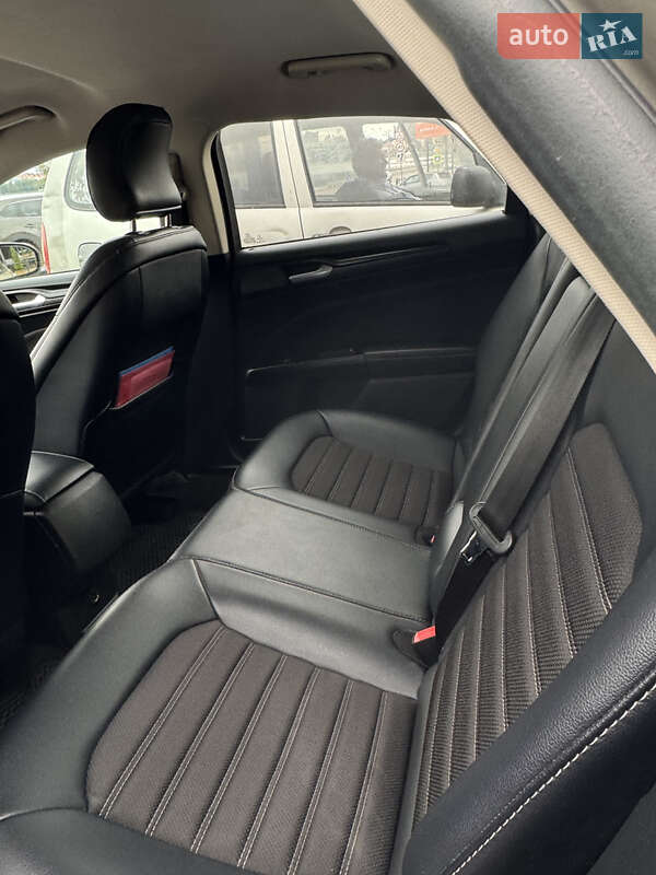 Седан Ford Fusion 2018 в Тернополі