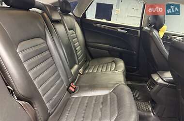 Седан Ford Fusion 2013 в 
